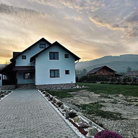 Villa Casa Din Podirei à Capu Cîmpului Extérieur photo