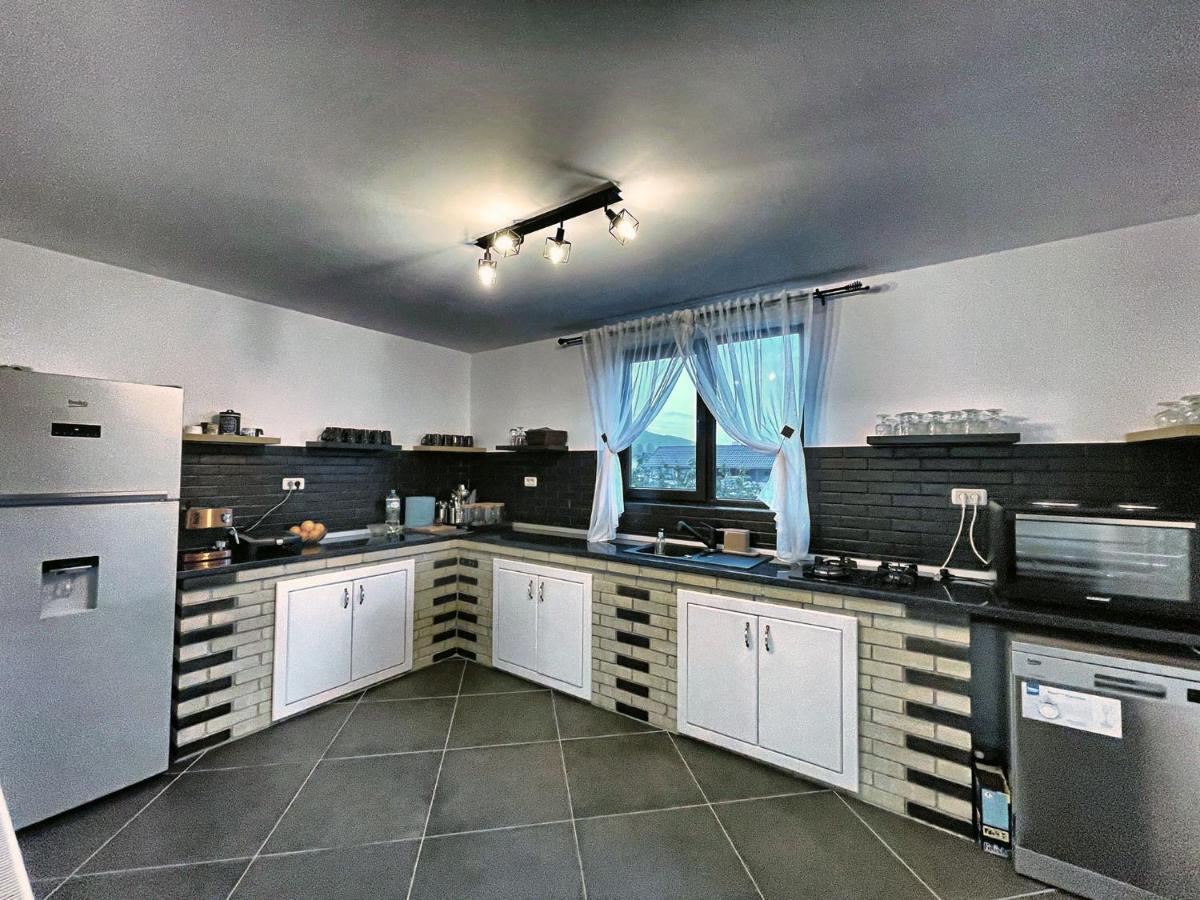 Villa Casa Din Podirei à Capu Cîmpului Extérieur photo