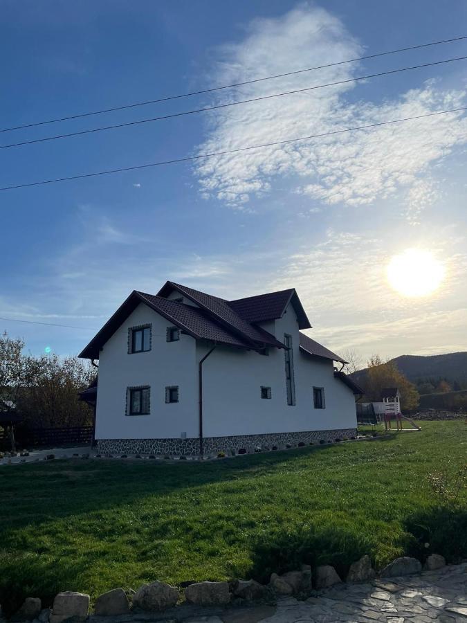 Villa Casa Din Podirei à Capu Cîmpului Extérieur photo